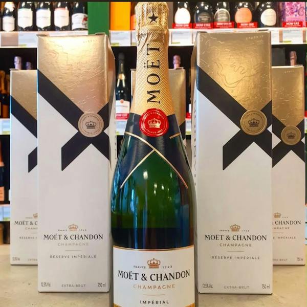 Chondon Robe Fournisseur en gros de palettes de champagne Moet & Chandon Europe ...