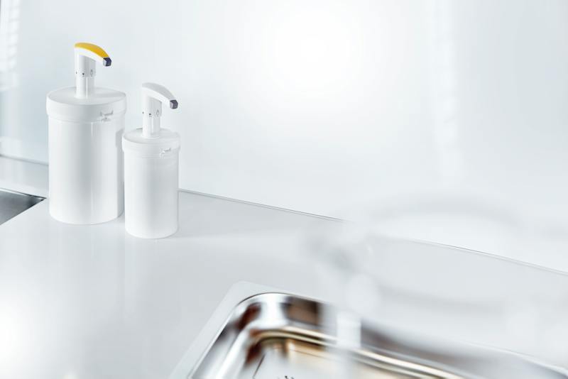 Creme Dispenser in Baden bei Wien