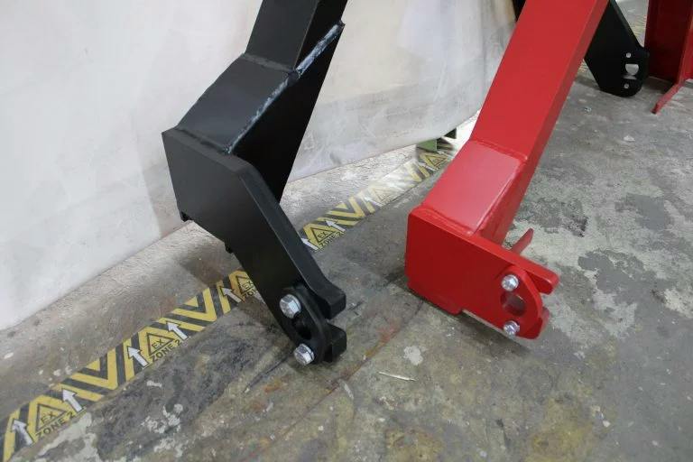 Triangular Implement Adapter frame device triangle 1–3 on Cat 2 heavy – for high loads ...
