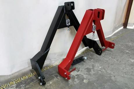 Triangular Implement Adapter frame device triangle 1–3 on Cat 2 heavy – for high loads ...