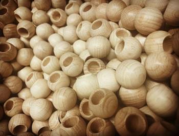 Holzkugeln mit Loch Tedi – Premium Holzprodukte