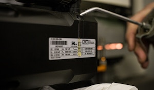 franz_hüsch_gmbh_flexodruck_siebdruck_rollensiebdruck_digitaldruck_firmenpräsentation_7_Chemikalien- Lösemittelbeständige Folien