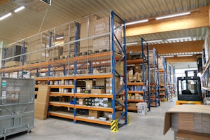 toplac_autolackierbedarf_gmbh_firmenpräsentation_6_Lager